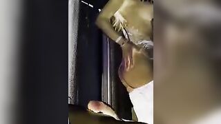 JOUIBRULANCE Je vais Le laisser manger Ce petit branleur d'en reprendre des forces