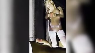 JOUIBRULANCE Je vais Le laisser manger Ce petit branleur d'en reprendre des forces