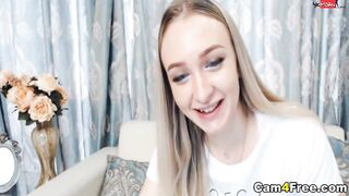 Bombshell Hot bimbos Having Fun Her Pussy On Web Cam
