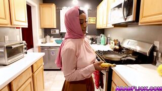Busty teen Lily Starfire sucking big cock