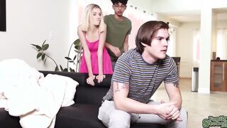 Maria suggests the naughtiest 3SOME with stepsibs ever