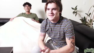 Maria suggests the naughtiest 3SOME with stepsibs ever