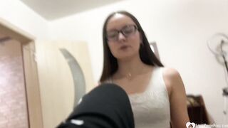 Nerdy cunt with mouth shows off her dick-cool off skillz