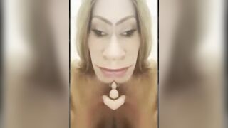ça va JOUIBRULANCE,je t'excite en Ce morceau de Miroir cabinet médical brisé par une
