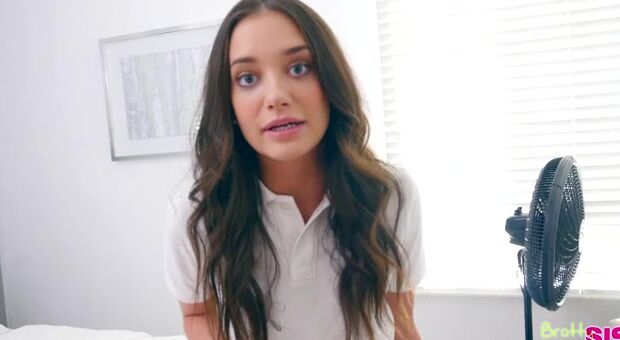 Gia Paige sneaks into her stepbrother Tony's room to borrow his tennis racket when Tony stumbles across her. They rip