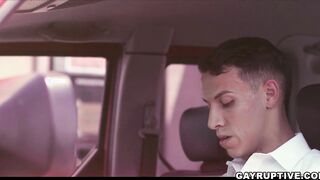 Mason shows his dick for Des Irez to suck