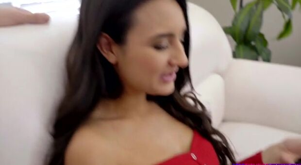 Eliza Ibarra and her stepbrother Kyle Mason are having an escalating prank war. Eliza sneaks