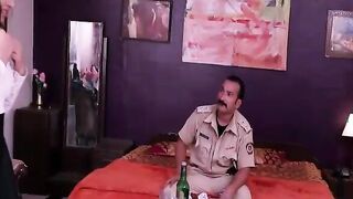 Police wale ne kedi ki Biwi ko choda