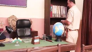 Police wale ne kedi ki Biwi ko choda