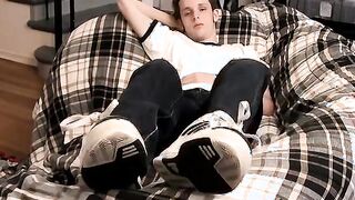 Jarrod enjoys a good jerk off and squirting over his body