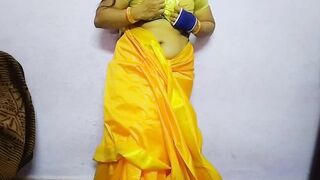 गली में नई पडोसन ने सामान बिठाने के बहाने बुलाया