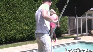 Kinky Lacey Starr seduces poolboy with mature curves