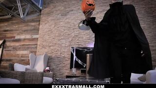 Trick Or Treat Cunt Showing Off