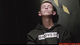 Des Irez sucking big cock while at his job and enjoys