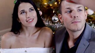 Alex Coal knows her boyfriend Codey Steele has been crushing a bit on her buddy Kiara Cole, so she manufactures