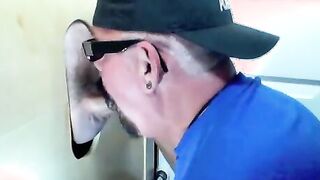 Dude getting a blowjob from an expert sucker in a gloryhole