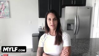 Fucking my Stepmom Alexis Zara while she is in Hurry