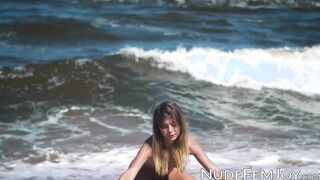 Teenage beauty makes everyone aroused with beach tease