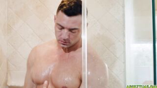 Lucca Mazzi fucks Des Irez tight asshole from behind