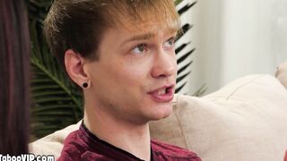 Teen making erotic pics on bros big cock