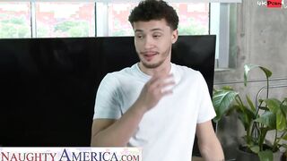 Huge booty strokes becomes huge penis sex real quick