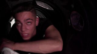 Benvi gets stucked in the vent and fucked
