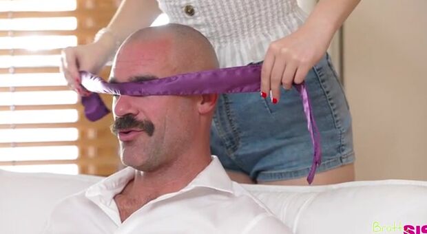 Freya Parker has the hots for her stepdaddy Charles Dera. She gives him a gift bag for Father’s Day that