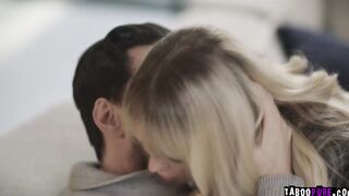 Real estate agent Lilly Bell had an energetic sex