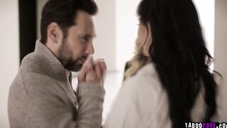 Real estate agent Lilly Bell had an energetic sex