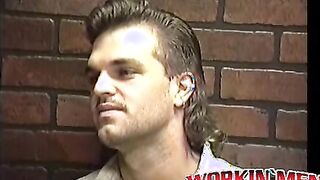 Hot amateur dude Dallas with long hair enjoys in a solo play