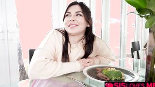 Alex eat out Keira's pussy on their Valentine date