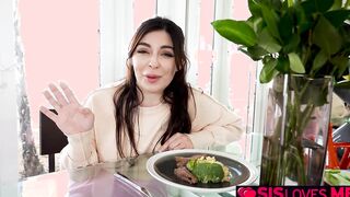 Alex eat out Keira's pussy on their Valentine date