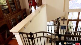 MOMMYSGIRL Stacked Kendra Lust Fucks Sara Luvv While Step Daughter Do The Dishes