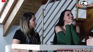Lesbo Babes during Vibrator anal sex while the User view