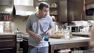 Guy rims teen babysitter in the kitchen