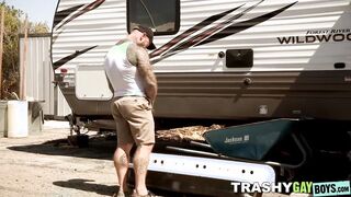 Tattooed jock Beaux Morgan gives perfect seductive blowjob