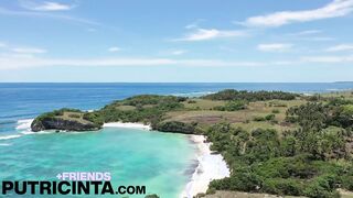 Putri Cinta nakedly strolled along the sandy beach