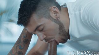 Black jock Leon Reddz cums while Dante Colle anal pounds him