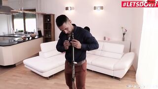 Francesca Di Caprio Is An Aspiring Model Who Can't Stay