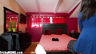 Careful latina MILF stepmom gave handjob