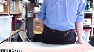 Thief has t satisfy a MILFs hungry pussy