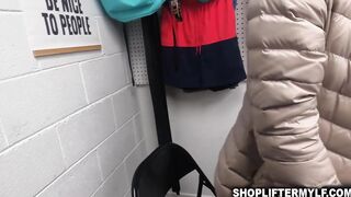 Slimthick uses her pussy to seduce Rusty