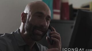 Casey Everett blows Nick Fitt before riding his big cock raw
