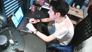 Jack off buddies Niki and Andy having a hot fuck on webcam