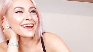 Seductive Blonde Sexy Display Webcam Show