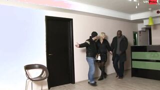Blonde Linda Ray Blowing Off and Fucking Ebony Cock