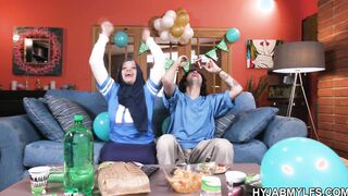 Arab mylf with huge jiggly ass fucked!