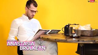 GIRLSRIMMING - Quickie rimjob before breakfast with crazy sexy Anastasia Brokelyn