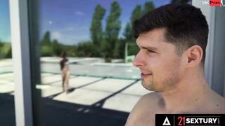 Linda Leclair Invited Me Over To Destroy Her Booty