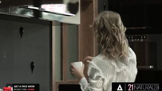 Natural Blondie Starts Her Day With Sex